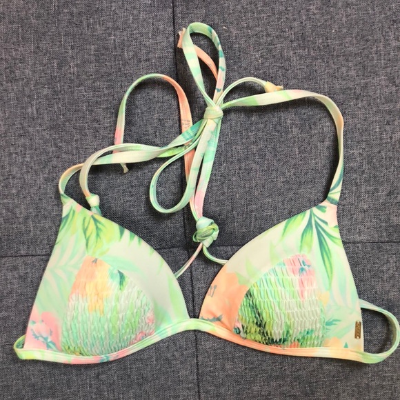 PINK Victoria's Secret Other - PINK Green Floral Push-Up Swim Top!